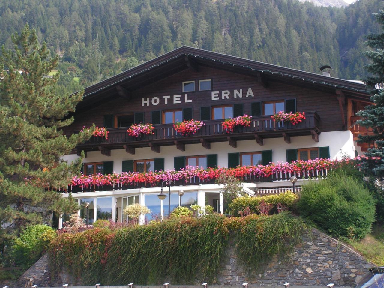 Hotel Erna كولّي إيساركو المظهر الخارجي الصورة
