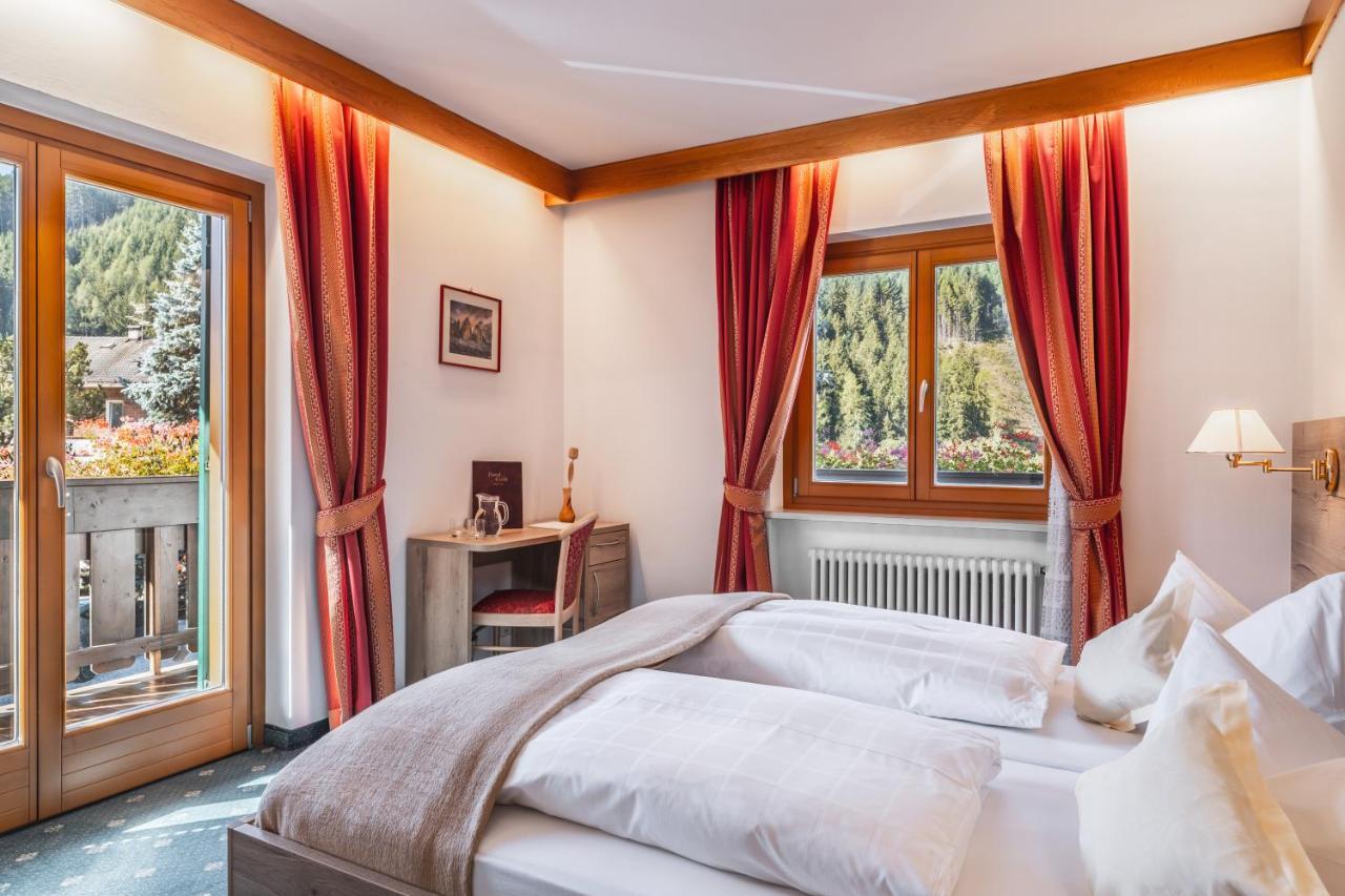 Hotel Erna كولّي إيساركو المظهر الخارجي الصورة