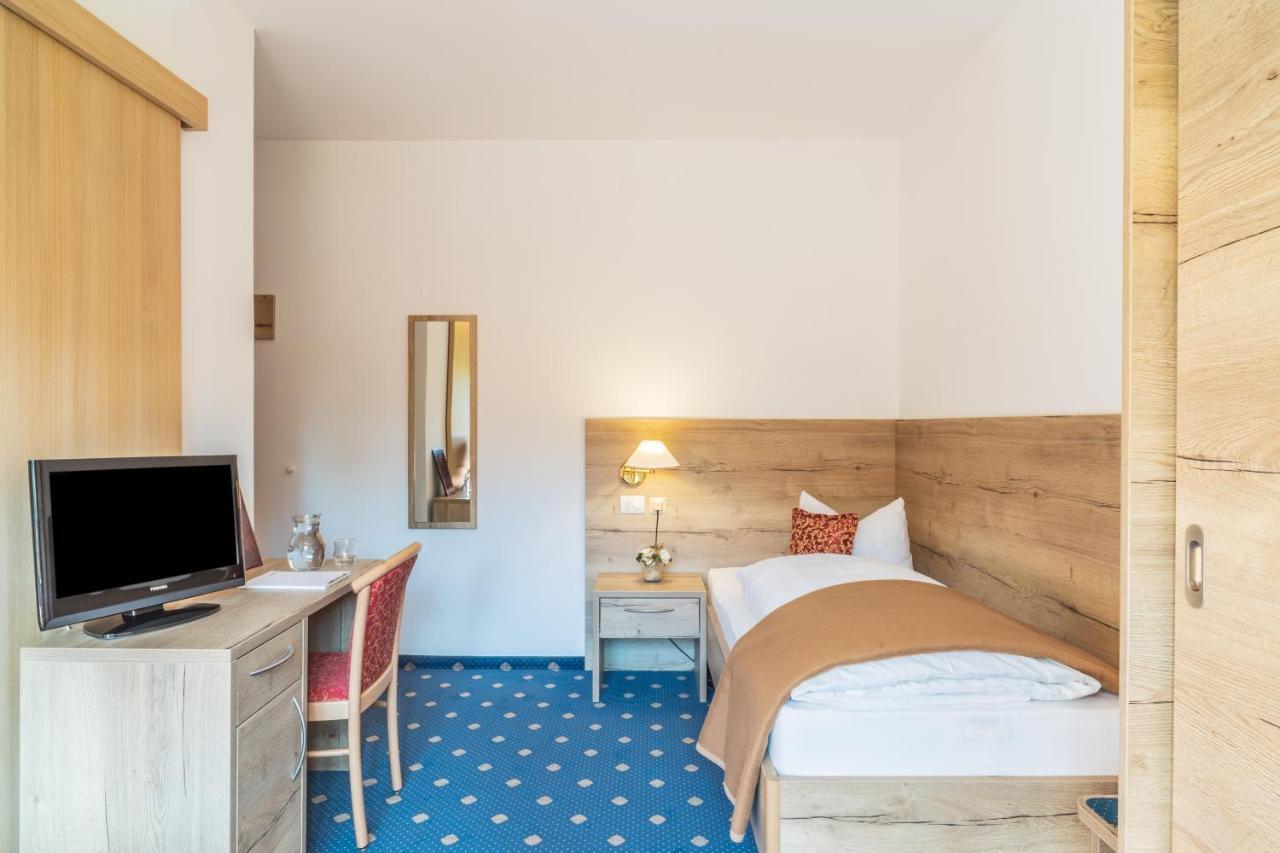 Hotel Erna كولّي إيساركو المظهر الخارجي الصورة